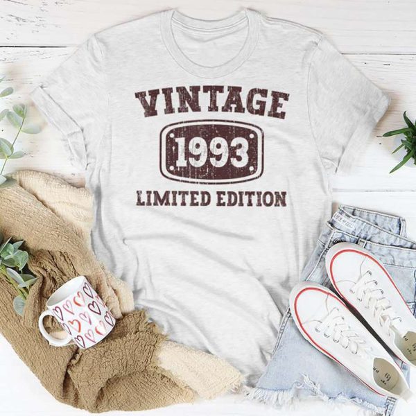 30th Birthday Vintage 1993 Happy 30th Birthday Gift Ideas T-Shirt – Best gifts your whole family