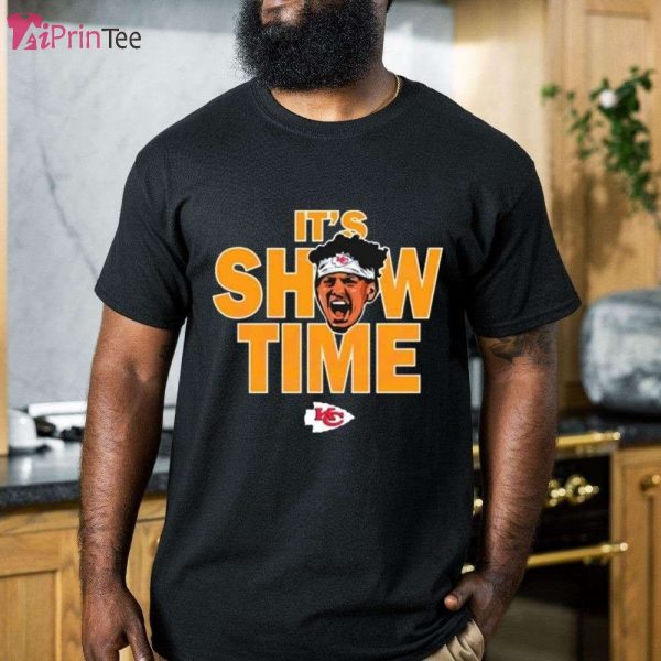Patrick Mahomes Kansas City Chiefs Red It’s Showtime T-Shirt – Best gifts your whole family