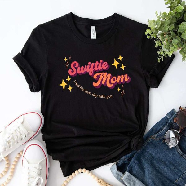 Swiftie Mom Birthday Gifts for Mom T-Shirt – Best gifts your whole family