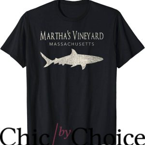Marthas Vineyard T-Shirt Retro Martha’s Vineyard MA Shark