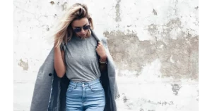 what colours look good with grey clothes