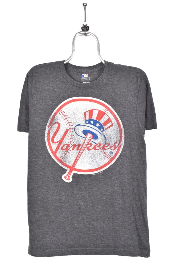 Modern New York Yankees shirt, MLB grey graphic tee