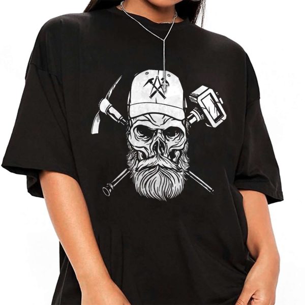 Skull With Beard And Hat T-shirt