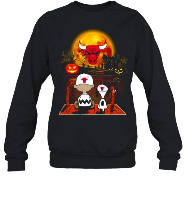 Snoopy and Charlie Brown Pumpkin Chicago Bulls Halloween Moon shirt