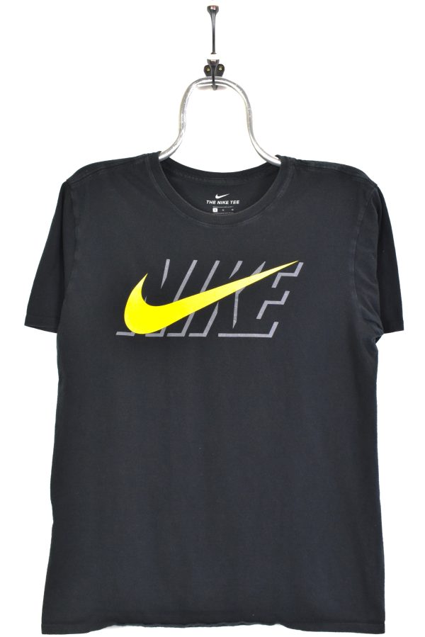 Women’s modern Nike shirt, short sleeve black graphic tee