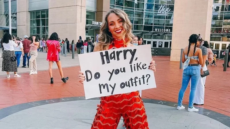 Love On Tour Outfits: Ultimate Style Guides For Fans 6 love on tour outfits