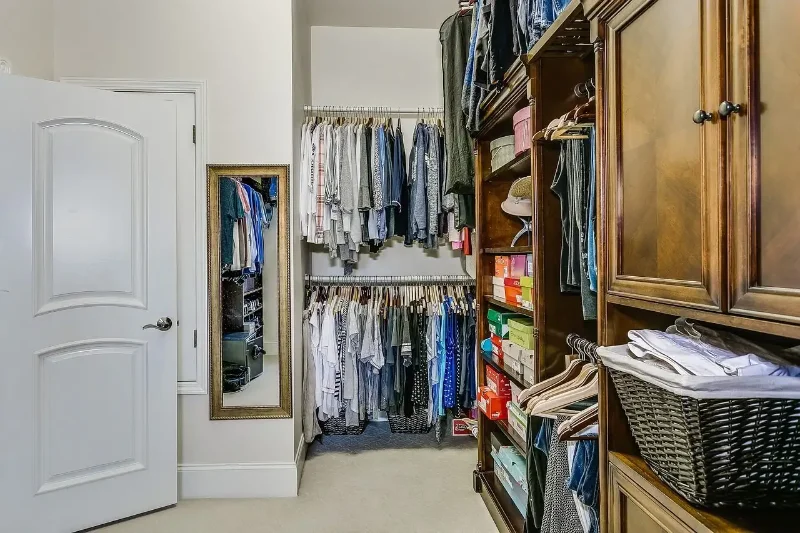 How To Stop Clothes Smelling Musty In Wardrobe? Best Tips And Info 2 how to stop clothes smelling musty in wardrobe