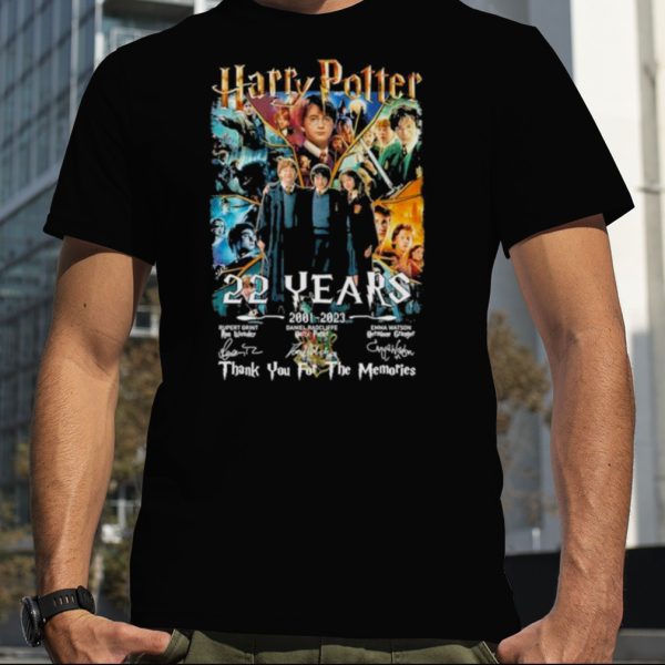 22 years 2001 2023 Harry Potter member thank you for the memories signatures shirt