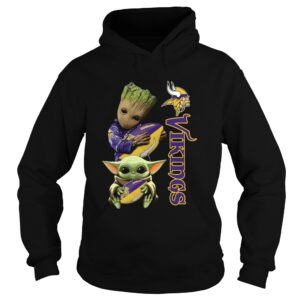 Baby Groot And Yoda Hug Minnesota Vikings shirt Baby Groot And Yoda Hug Minnesota Vikings shirt