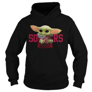 Baby Yoda hug Oklahoma Sooners shirt Baby Yoda hug Oklahoma Sooners shirt