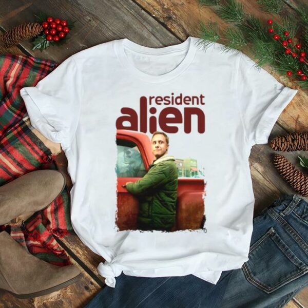 Graphic Christmas Design Xmas Resident Alien shirt