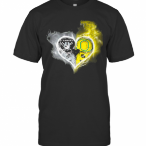 Oakland Raiders Vs Oregon Ducks Skull Love T-Shirt