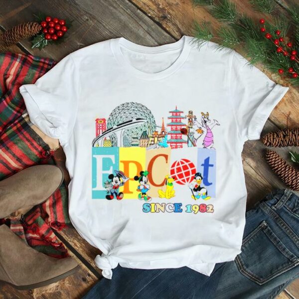 World Traveler Epcot Since 1982 Disney Mickey And Friends Christmas shirt