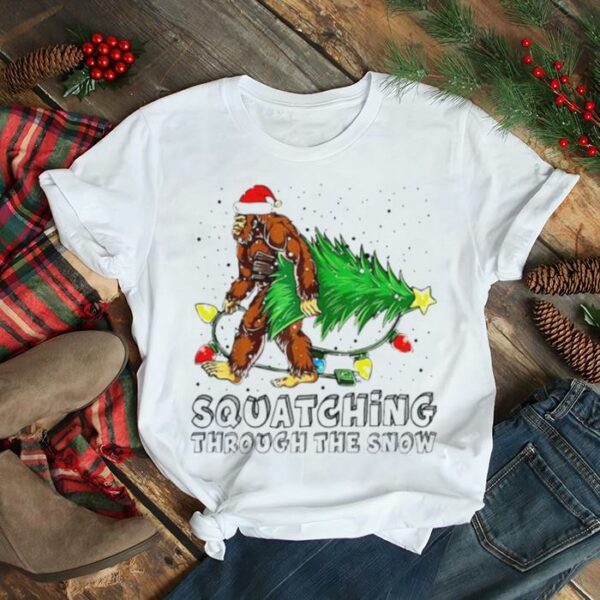 christmas squatching through the snow Bigfoot shirt