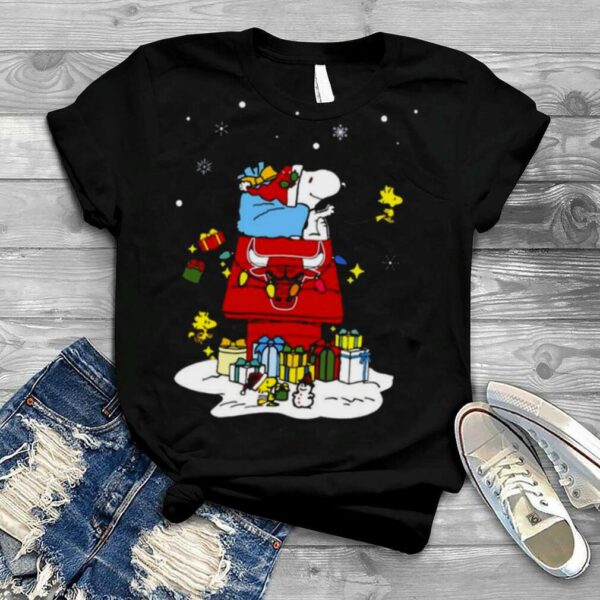 Chicago Bulls Santa Snoopy Wish You A Merry Christmas 2022 Shirt