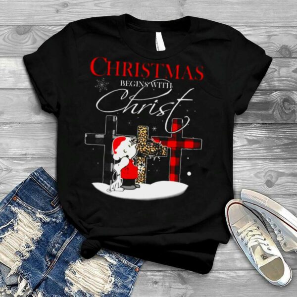 Santa Charlie Brown and Snoopy Christmas begins with Christ t shirt