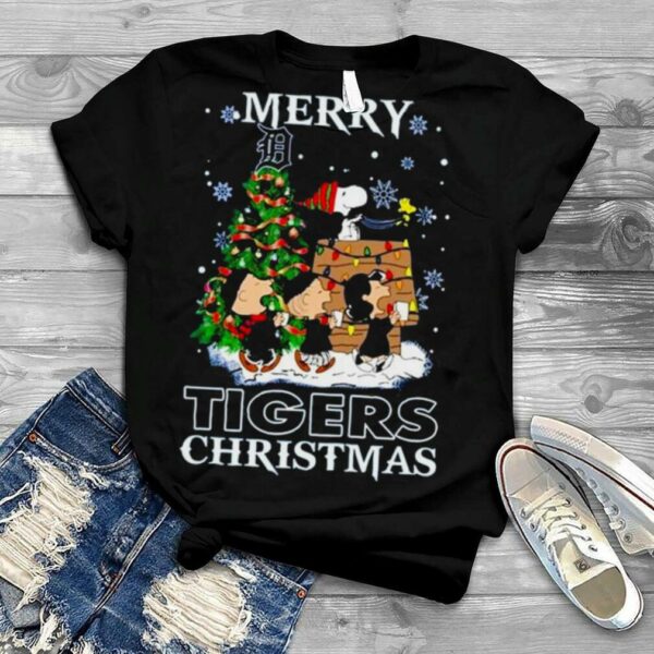 Snoopy and Friends Merry Detroit Tigers Christmas shirt