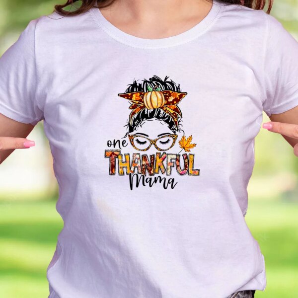 One Thankful Mama Thanksgiving Vintage T Shirt