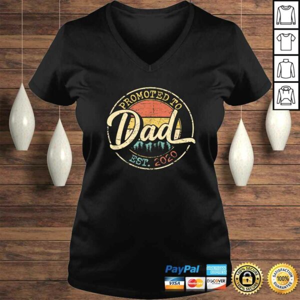 Mens Promoted to Dad Est 2020 Funny First Time New Dad Gift Retro TShirt