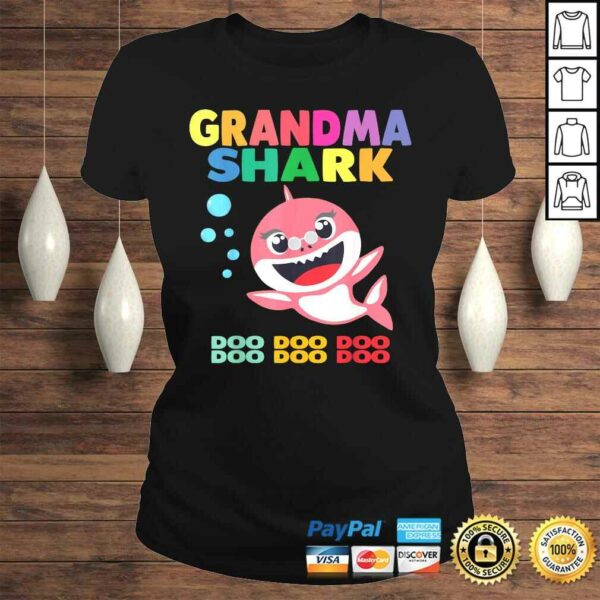 Official Grandma Shark Shirt Doo Doo Halloween Costume Christmas TShirt