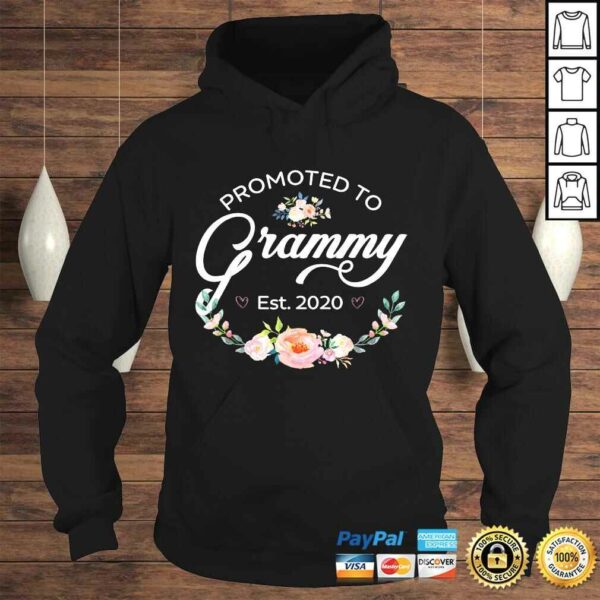 Promoted to Grammy Est 2020 – First Time Grandma Floral TShirt