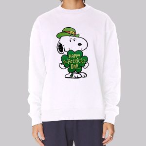 Happy St Patrick’s Day Snoopy Hug Irish Sweatshirt Happy St Patrick’s Day Snoopy Hug Irish Sweatshirt