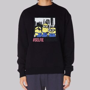 Vintage Graphic Selfie Minion Sweatshirt Vintage Graphic Selfie Minion Sweatshirt