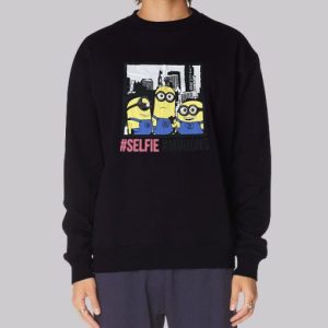 Vintage Graphic Selfie Minion Sweatshirt 3 Vintage Graphic Selfie Minion Sweatshirt 4