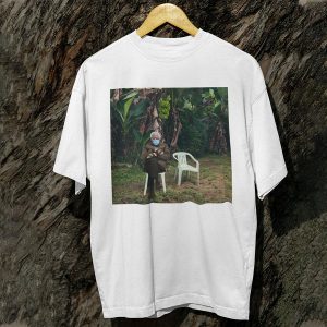 DeBi CogeR Mas Votos Bernie Sanders TShirt – Never Lose Your Sense of Outrage Shirt